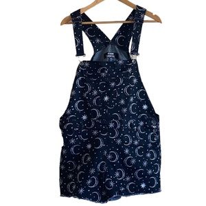 HOT TOPIC Denim Shortall Size XL Moons & Stars Black White Pockets Adjustable